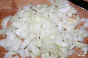 Салат с жареным луком - фото шаг 1