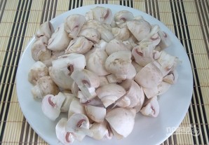 Курица жареная с грибами шампиньонами - фото шаг 2