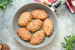 Рыбные котлеты с морковью - фото шаг 7