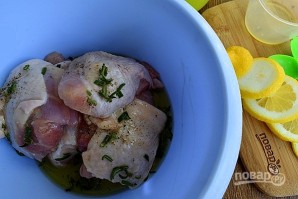 Курица, запеченная с лимоном и травами - фото шаг 2