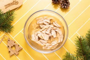 Вегетарианский салат в виде лошади - фото шаг 3