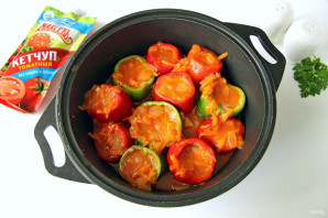 Фаршированные перцы в томатном соусе с кетчупом без сахара - фото шаг 9