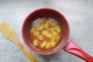 Куриный суп с пельменями - фото шаг 4