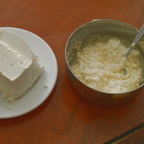 Пирожки с сыром и медом - фото шаг 2