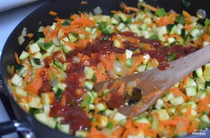 Теплый салат с цукини - фото шаг 3