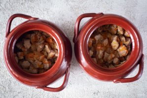 Рис с мясом в горшочках - фото шаг 7