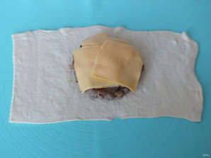 Пирог "Чизбургер" из слоёного теста - фото шаг 9