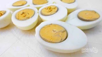 Фаршированные яйца с гуакамоле - фото шаг 2