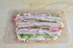 Рулетики из индейки в духовке с начинкой - фото шаг 5