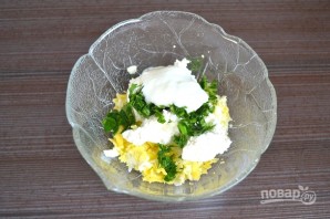Белковый салат с зеленью - фото шаг 5