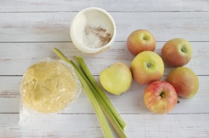Пирог с ревенем и яблоками - фото шаг 2