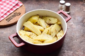 Картошка с базиликом в духовке - фото шаг 5