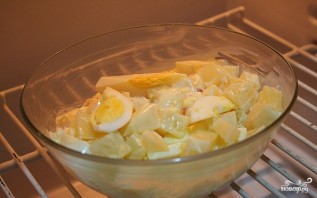 Cалат картофельный с яйцом - фото шаг 5