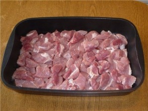 Свинина, запеченная с овощами под соусом "Бешамель" - фото шаг 1