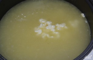 Луковый суп с плавленным сыром - фото шаг 5