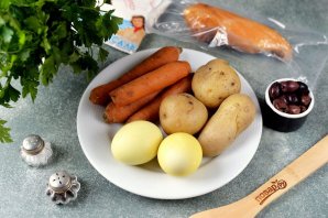 Салат "Морковка" с копченой курицей - фото шаг 1