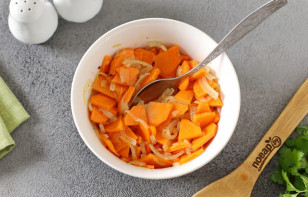 Маринованный лук с морковью быстрого приготовления - фото шаг 6