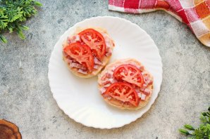 Мини пицца на скорую руку - фото шаг 6