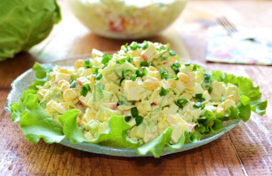 Крабовый салат с капустой и огурцом - фото шаг 9