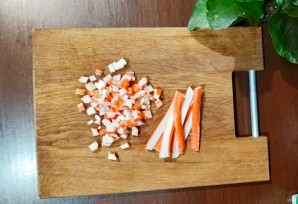 Крабовый салат с капустой и кукурузой - фото шаг 1