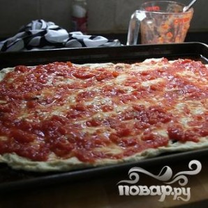 Пицца с помидорами и базиликом - фото шаг 6
