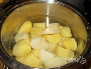Картофельное пюре с горошком - фото шаг 1