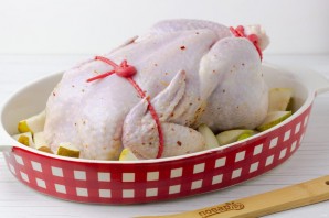Курица, запеченная с грушами - фото шаг 5