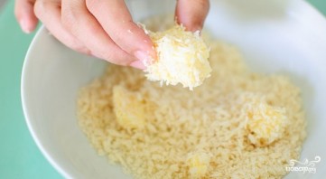 Жареный сыр в масле - фото шаг 2