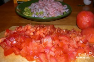 Салат из авокадо и креветок в лодочках - фото шаг 3