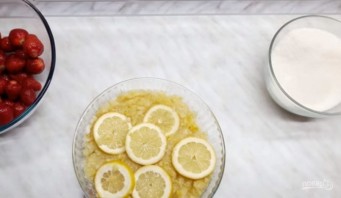 Клубнично-лимонный джем - фото шаг 1