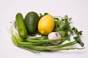 Салат с авокадо и огурцом - фото шаг 1