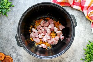 Рис с мясом в мультиварке - фото шаг 5