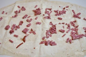 Жареный лаваш с колбасой и сыром  - фото шаг 3