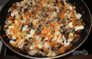 Кальмары, фаршированные рисом и морковью - фото шаг 5