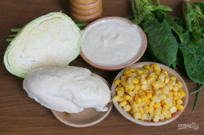 Салат с капустой, курицей и кукурузой - фото шаг 1