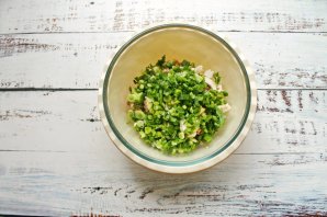 Салат с сельдереем и тунцом - фото шаг 5