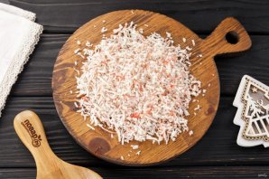 Салат слоеный с креветками - фото шаг 3