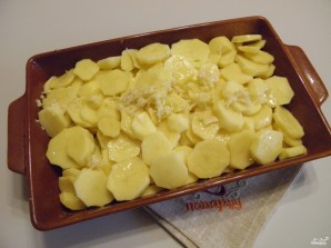 Картофель, запеченный в духовке с сыром - фото шаг 5