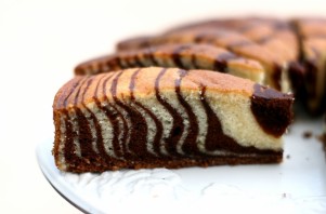 Торт "Зебра" на кефире - фото шаг 9