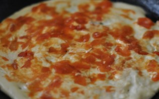 Пицца "Минутка" на сковороде - фото шаг 4
