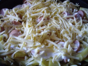 Запеченный картофель с сосисками - фото шаг 3