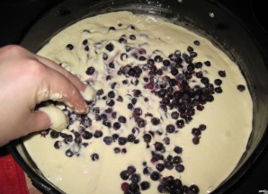 Пирог с замороженной черникой - фото шаг 4