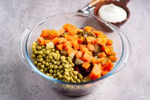 Салат винегрет с майонезом - фото шаг 6