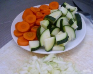 Пангасиус с луком и морковью - фото шаг 1