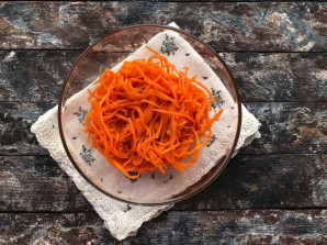 Салат "Радуга" с корейской морковью - фото шаг 2