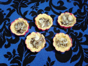 Корзиночки из поленты "Bravolli" c соленными грибами и курицей - фото шаг 6