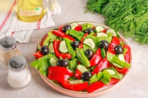 Салат с маслинами и сладким перцем - фото шаг 5
