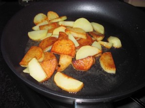 Картошка с сосиской - фото шаг 6