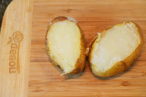 Запеченный картофель со сметаной и луком - фото шаг 2