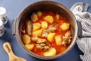 Курица с картошкой в мультиварке - фото шаг 12